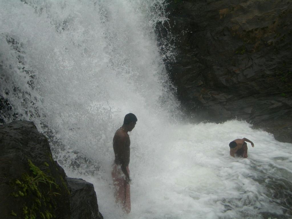 Dean Dale Cottages Thekkady Esterno foto
